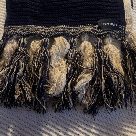 NWT Calvin Klein Knit Scarf - Picture 3 of 7